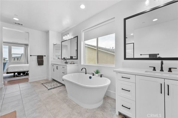 Bathroom, Dual Sink Vanities, Free Standing Baths, Interior, Recessed Lighting
