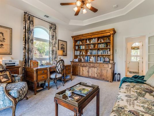 Home Office, Interior