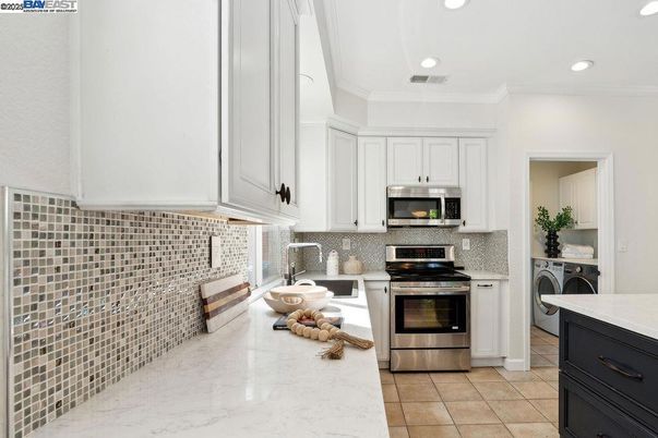 Interior, Kitchen, Recessed Lighting, Stainless Steel Appliances, Washer