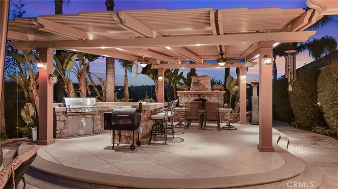 Exterior, Fireplace