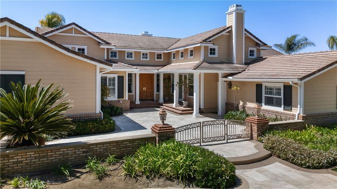 Exterior, Facade, American Craftsman