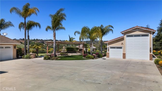 Backyard, Detached Garage, Exterior