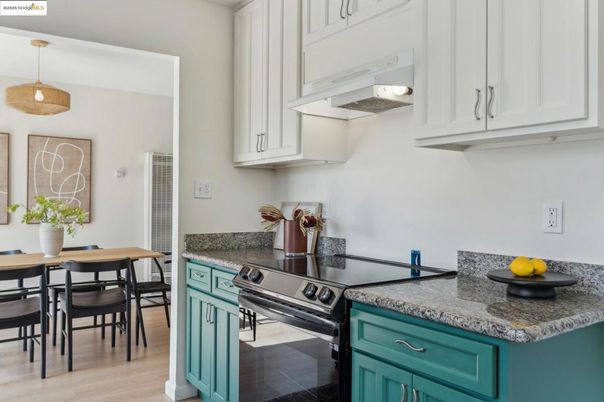 Dining room, Interior, Kitchen, Pendant Lights, Stainless Steel Appliances, Wood Texture Flooring