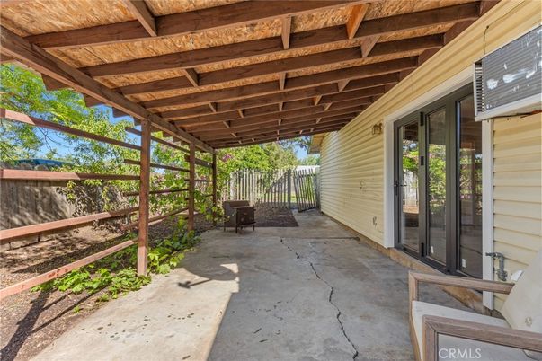 Exterior, Wooden Beams