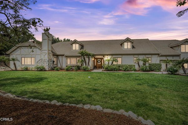 Backyard, Exterior, Facade, Ranch