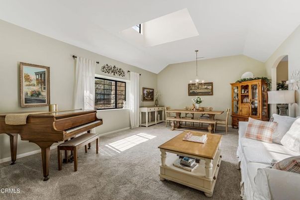Chandelier, Dining room, Interior, Living room, Pendant Lights, Piano