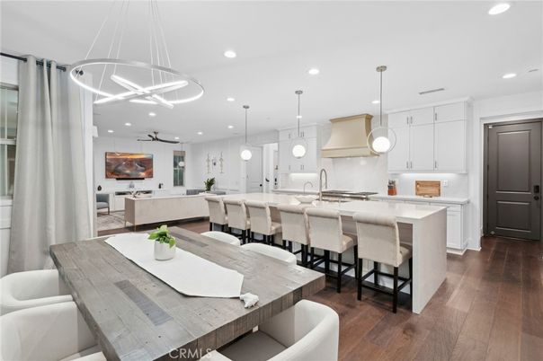 Dining room, Interior, Kitchen, Pendant Lights, Recessed Lighting, Wood Texture Flooring