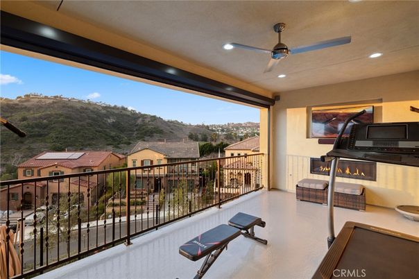Fireplace, Interior, Recessed Lighting