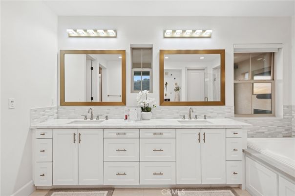 Bathroom, Dual Sink Vanities, Interior