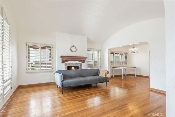 Chandelier, Fireplace, Interior, Wood Texture Flooring