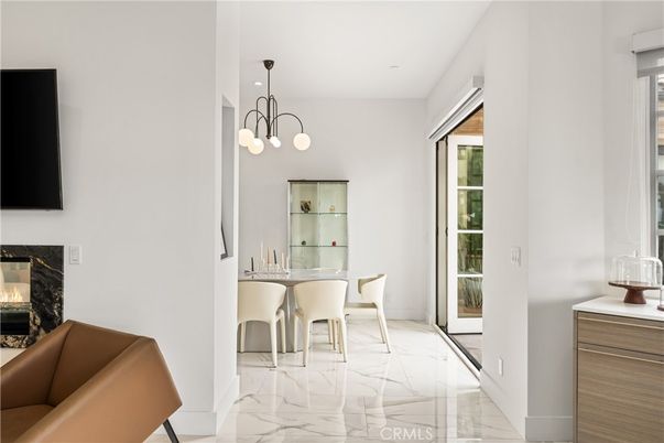 Dining room, Fireplace, Interior, Marble, Pendant Lights