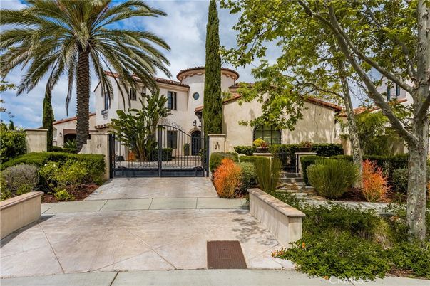 Exterior, Facade, Spanish Mediterranean