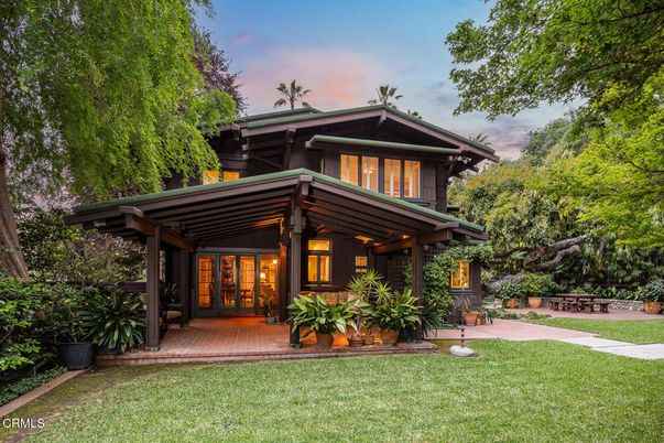Backyard, Exterior, Facade, Log Home