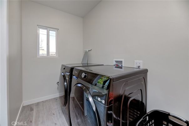Interior, Washer, Wood Texture Flooring