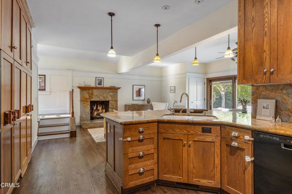 Fireplace, Interior, Kitchen, Pendant Lights, Recessed Lighting, Wood Texture Flooring