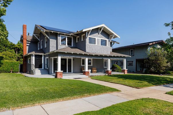 Exterior, Facade, Solar Panels, American Craftsman