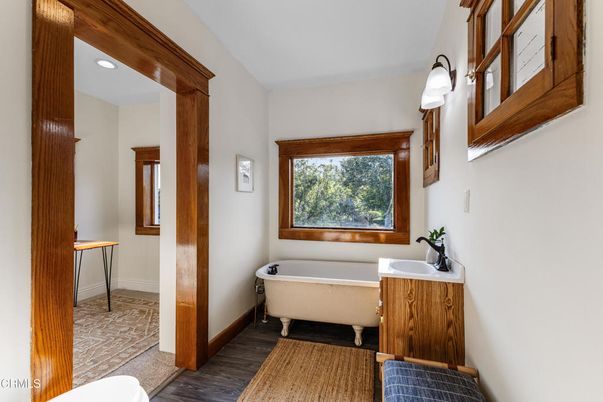 Bathroom, Free Standing Baths, Interior, Recessed Lighting, Wood Texture Flooring