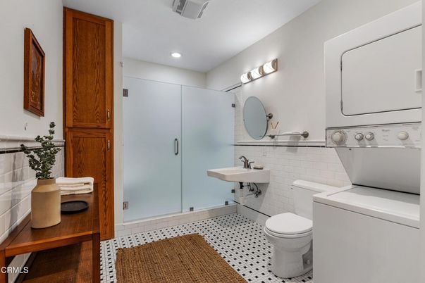 Bathroom, Interior, Recessed Lighting, Washer