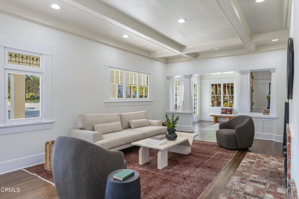 Interior, Living room, Recessed Lighting, Wood Texture Flooring