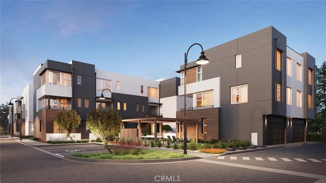 Attached, Exterior, Facade, Modern