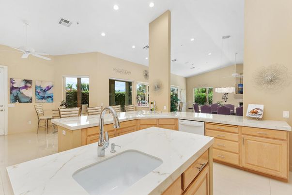 Dining room, Interior, Kitchen, Recessed Lighting