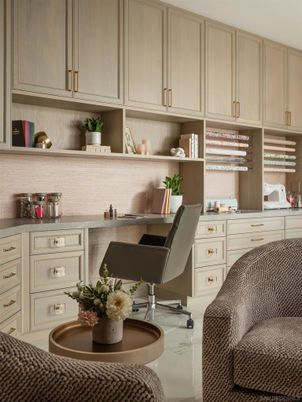 Home Office, Interior