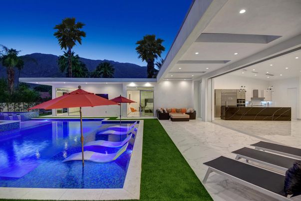 Exterior, Pool