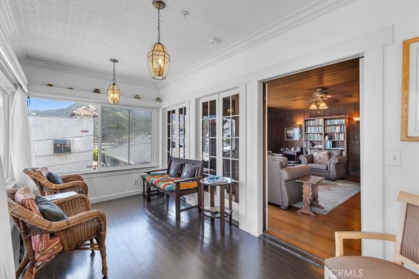 Interior, Living room, Pendant Lights, Wood Texture Flooring