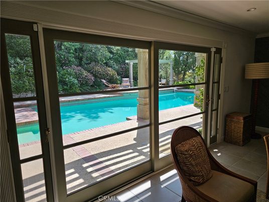 Interior, Pool, Recessed Lighting, Sun Room