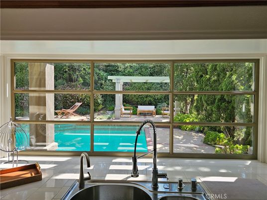 Interior, Kitchen, Pool