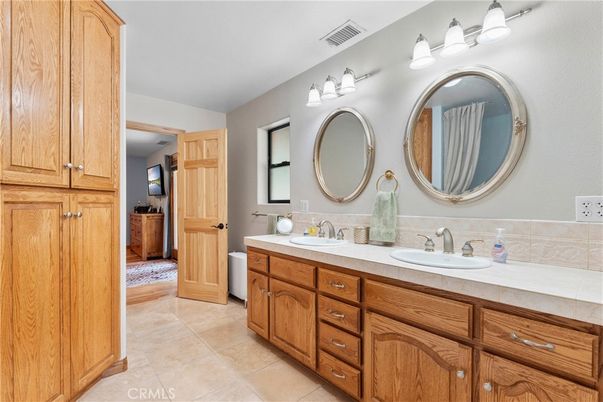 Bathroom, Dual Sink Vanities, Interior