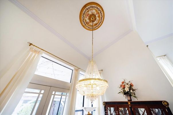 Chandelier, Interior