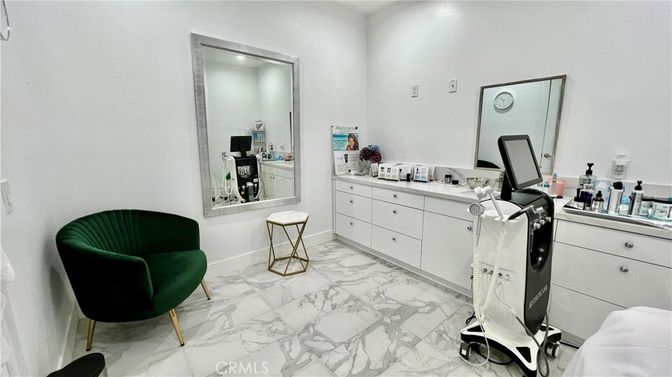 Interior, Marble, Recessed Lighting, Washer