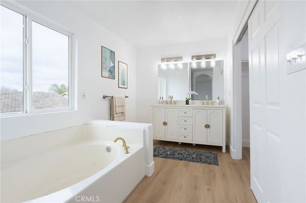 Bathroom, Dual Sink Vanities, Interior, Wood Texture Flooring