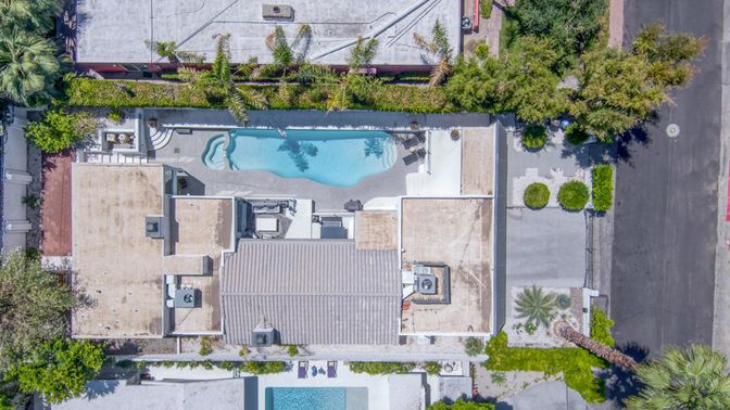 Exterior, Drone