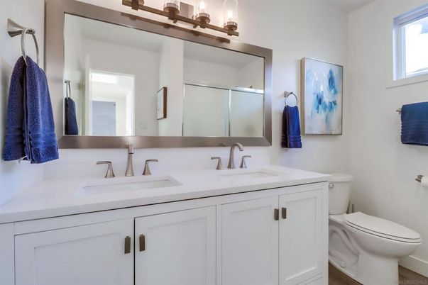 Bathroom, Dual Sink Vanities, Interior