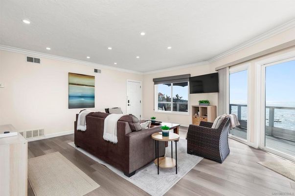 Interior, Living room, Recessed Lighting, Water, Wood Texture Flooring
