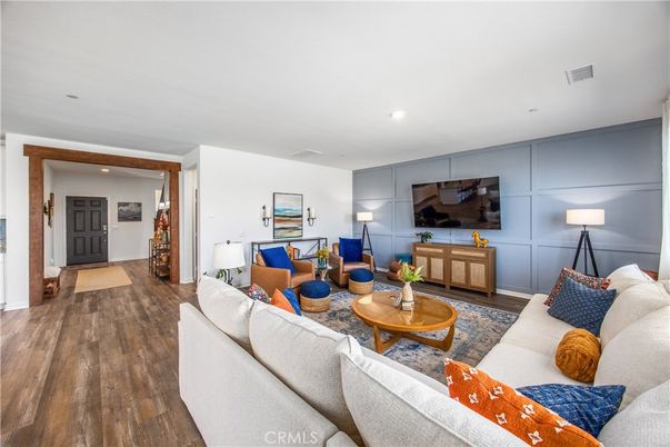 Interior, Living room, Recessed Lighting, Wood Texture Flooring