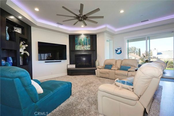 Fireplace, Interior, Living room, Recessed Lighting