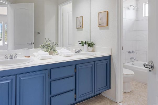 Bathroom, Dual Sink Vanities, Interior