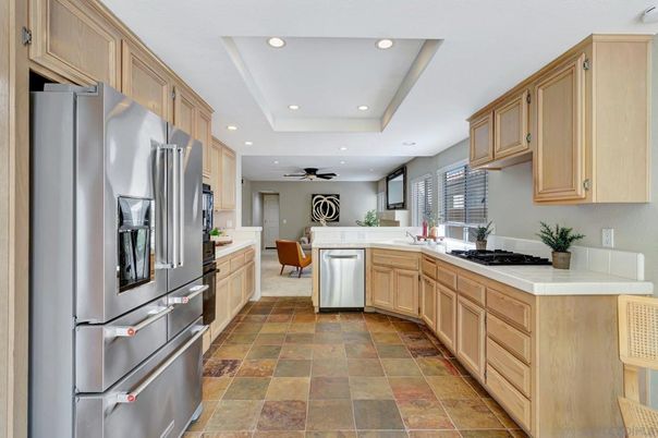Dining room, Interior, Kitchen, Recessed Lighting, Stainless Steel Appliances