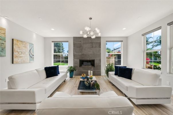 Fireplace, Interior, Living room, Pendant Lights, Recessed Lighting, Wood Texture Flooring