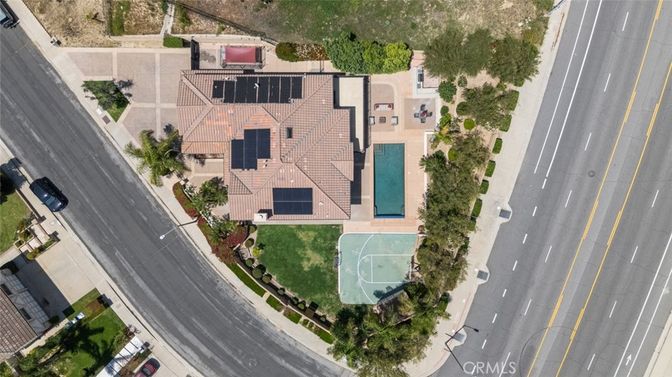 Exterior, Drone