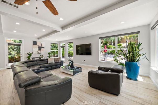 Interior, Living room, Recessed Lighting, Wood Texture Flooring