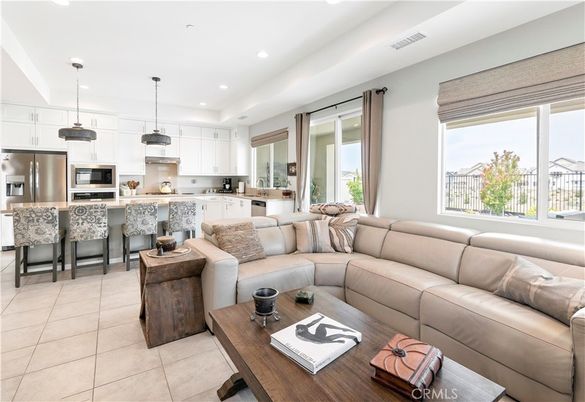 Interior, Kitchen, Living room, Pendant Lights, Recessed Lighting, Stainless Steel Appliances