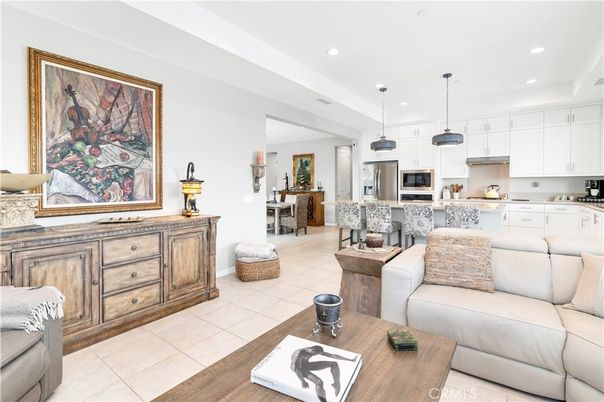 Interior, Kitchen, Living room, Pendant Lights, Recessed Lighting, Stainless Steel Appliances