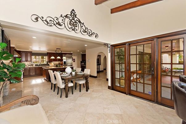 Dining room, Interior, Kitchen, Pendant Lights, Recessed Lighting, Stainless Steel Appliances