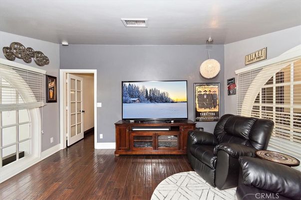 Interior, Living room, Pendant Lights, Wood Texture Flooring