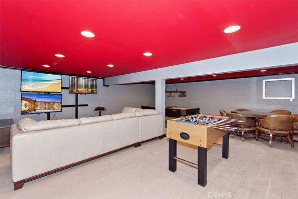 Game Room, Interior, Living room, Recessed Lighting, Wood Texture Flooring