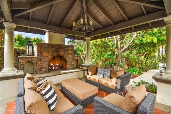 Exterior, Fireplace